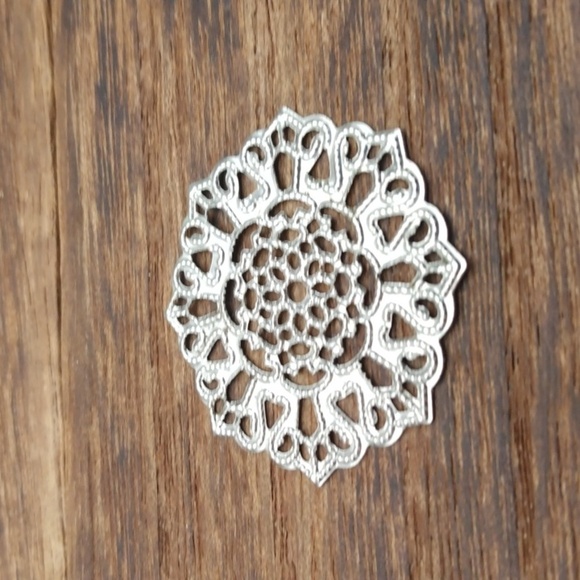 Lattice silver mandala pendant - Picture 1 of 2